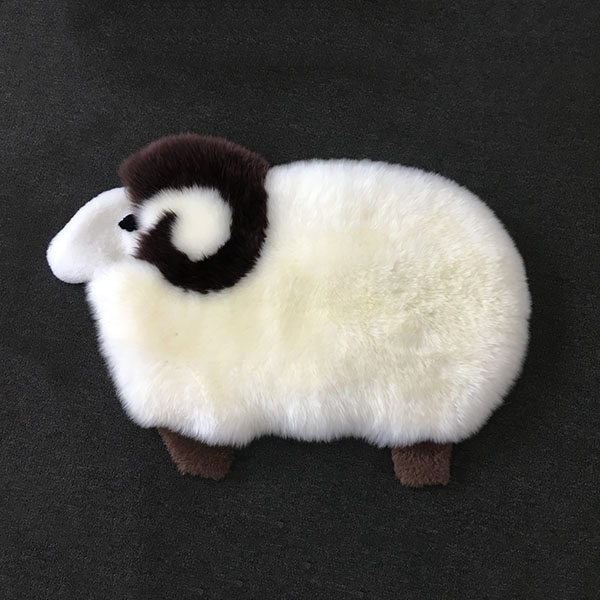 Sheep mat with zip small